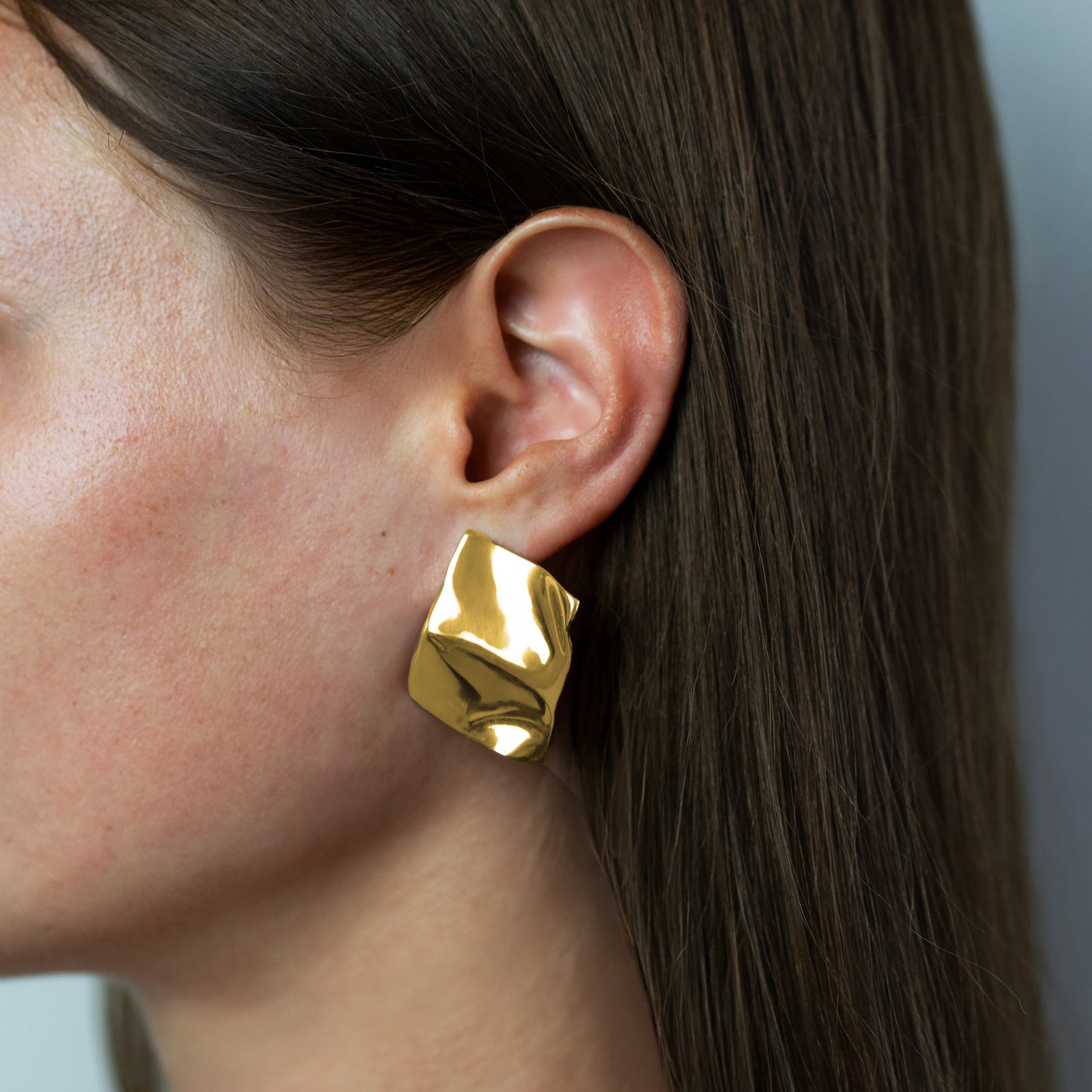 LIQUID WAVE STUDS GOLD